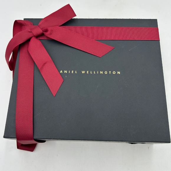 Women’s Daniel Wellington, Quadro Evergold watch with Green dial/gold bracelet main image 9
